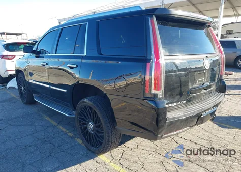 2015 Cadillac Escalade Luxury z USA, uszkodzony, nr VIN 1GYS3BKJ2FR227013